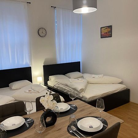 Cozy-5-Person Apartment In Vienna 5 Kültér fotó