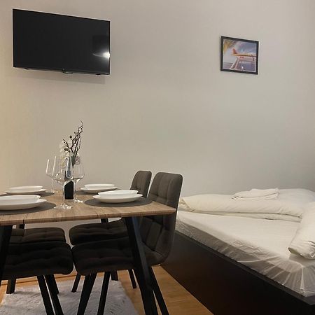 Cozy-5-Person Apartment In Vienna 5 Kültér fotó