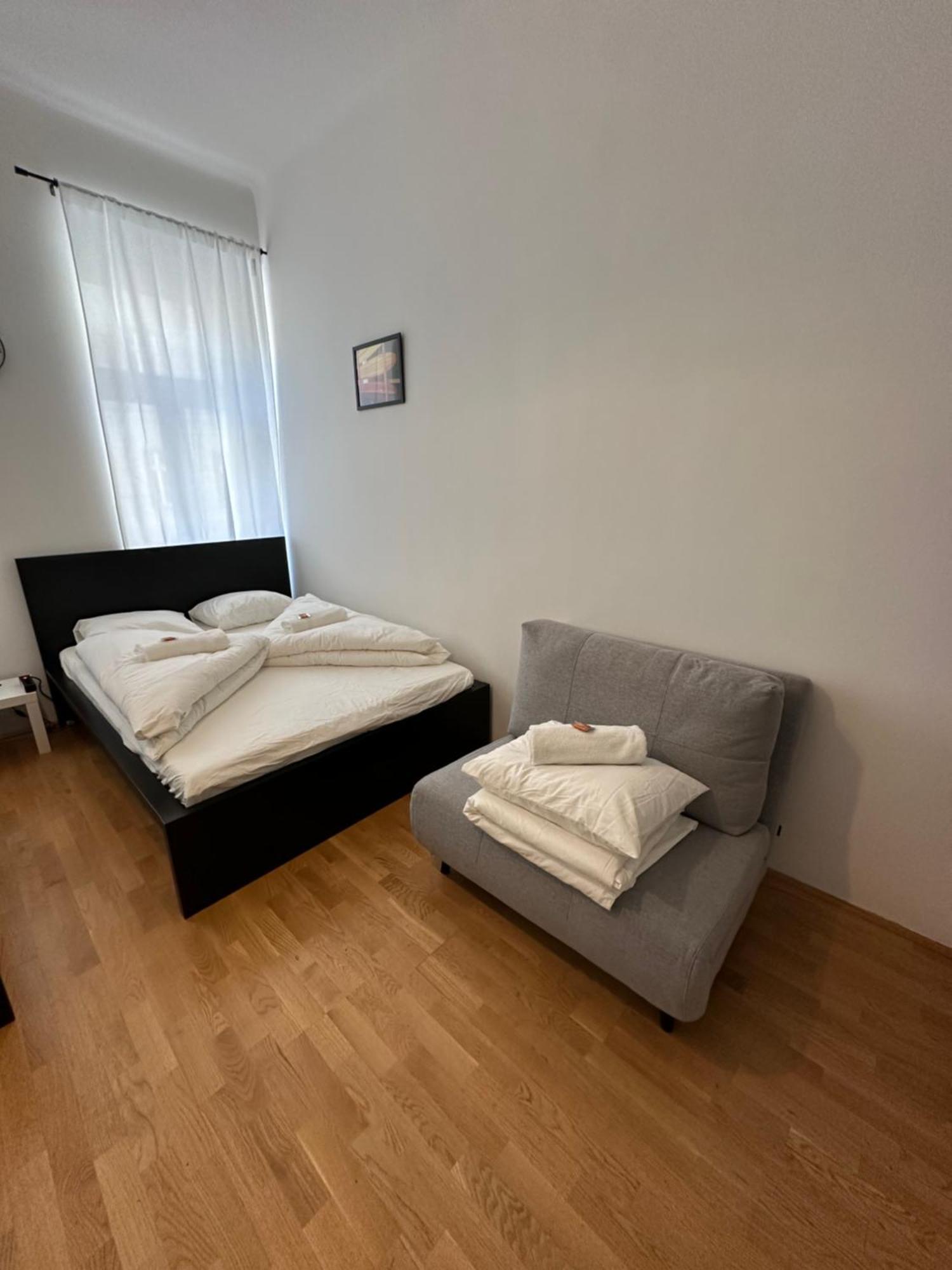 Cozy-5-Person Apartment In Vienna 5 Kültér fotó