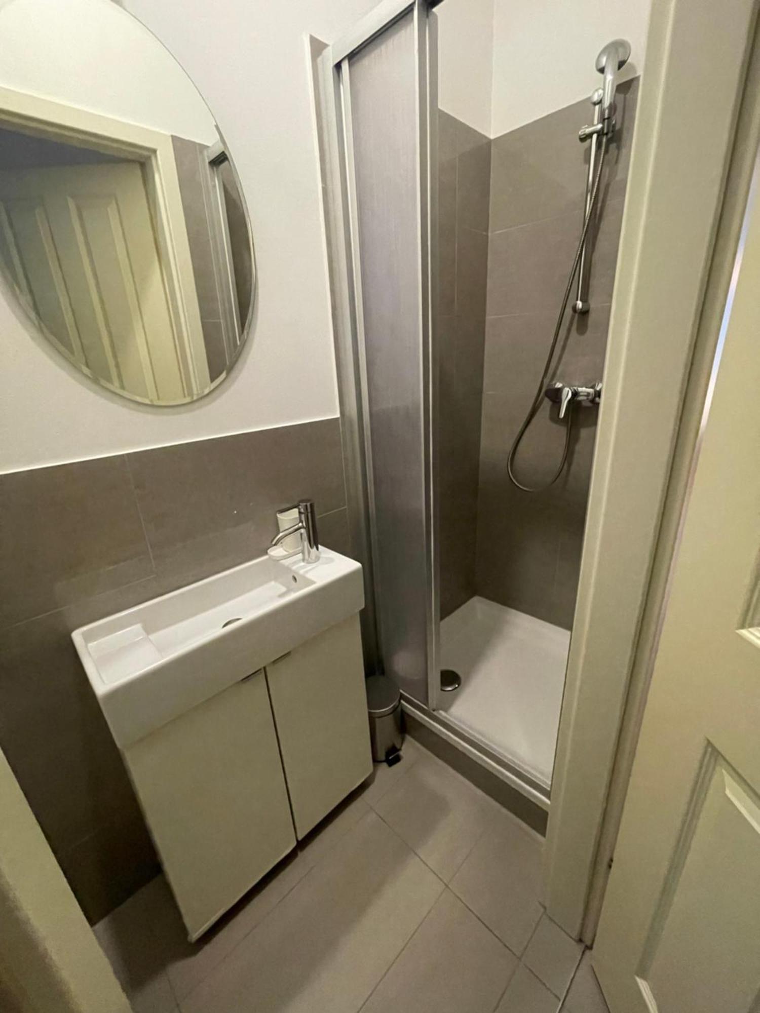 Cozy-5-Person Apartment In Vienna 5 Kültér fotó